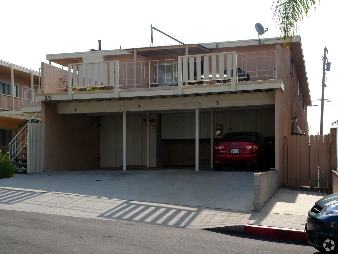 Building Photo - 218 Lomita St