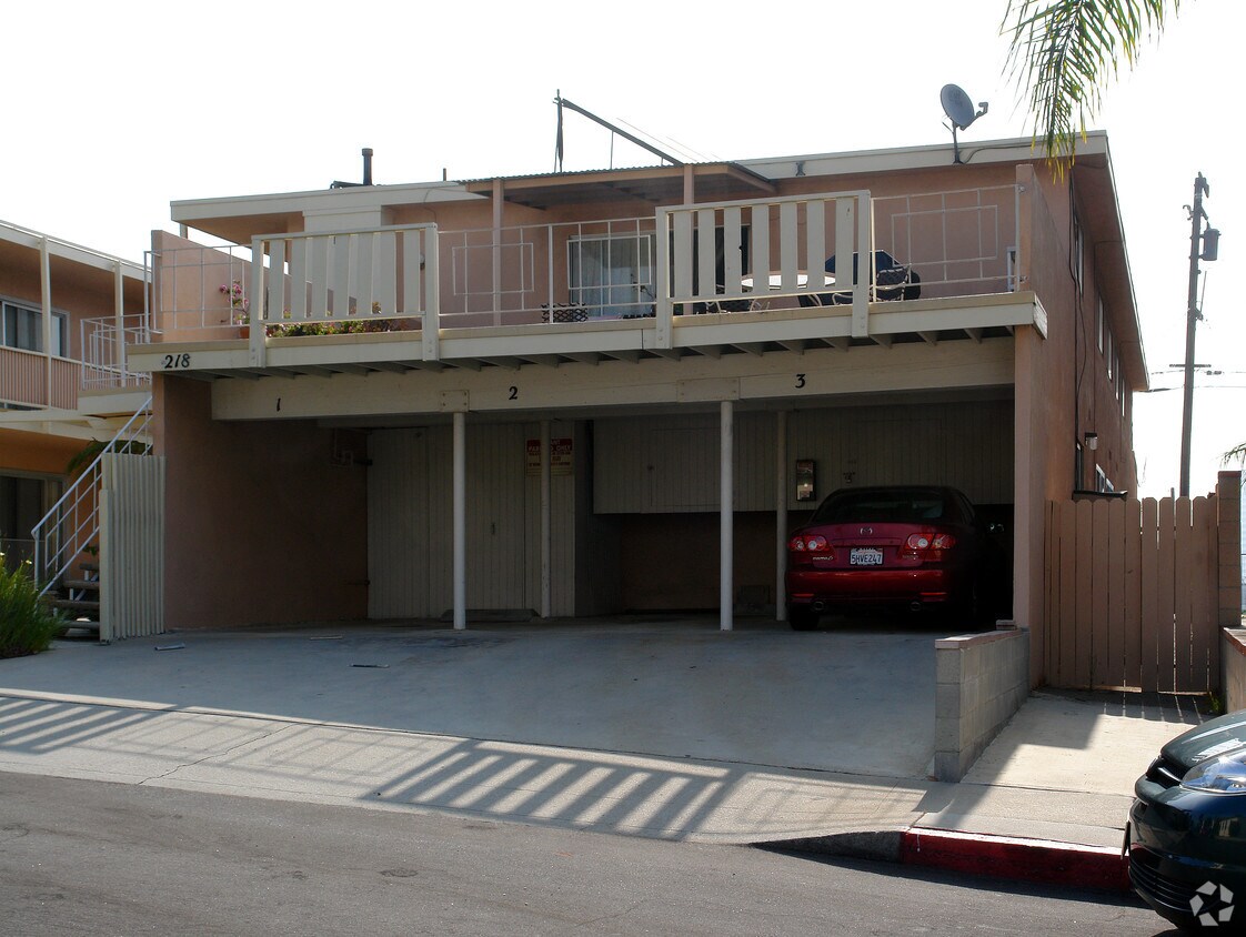 Foto del edificio - 218 Lomita St