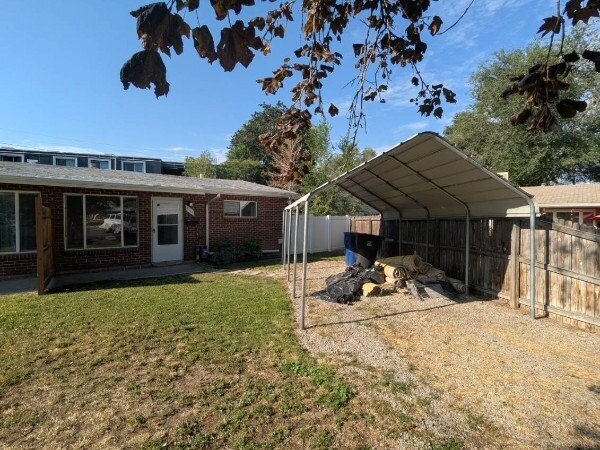 Foto del edificio - 4365-4367 Rose Garden Ln