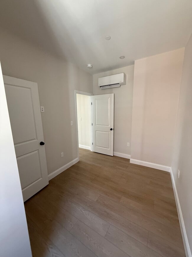 Building Photo - 115 Salem St