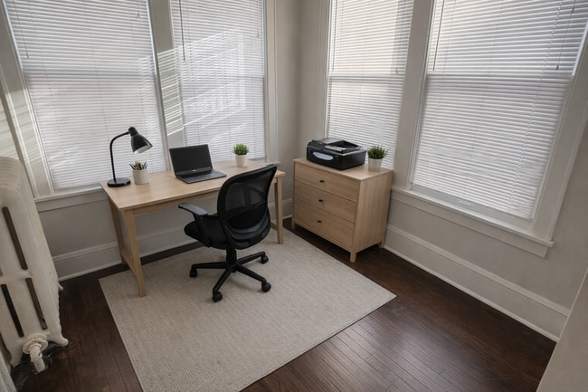 Building Photo - 2529 Polk St NE