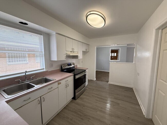 Building Photo - 3106 Shawnee Ave