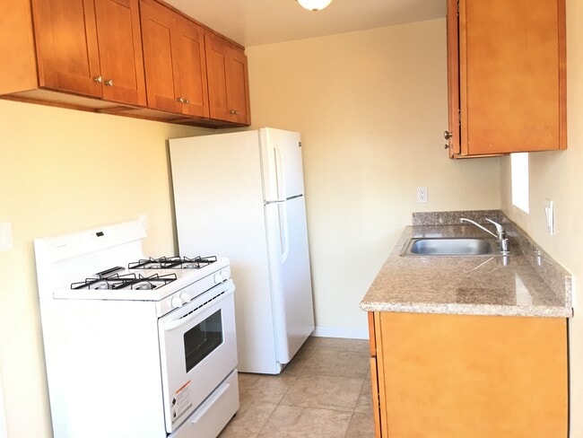 Kitchen - 91 Virginia E St