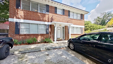 Building Photo - 828 Acosta St