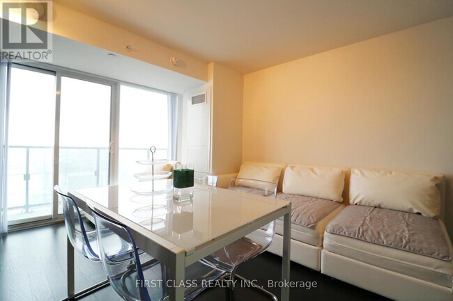 Photo du bâtiment - 955 Bay St.