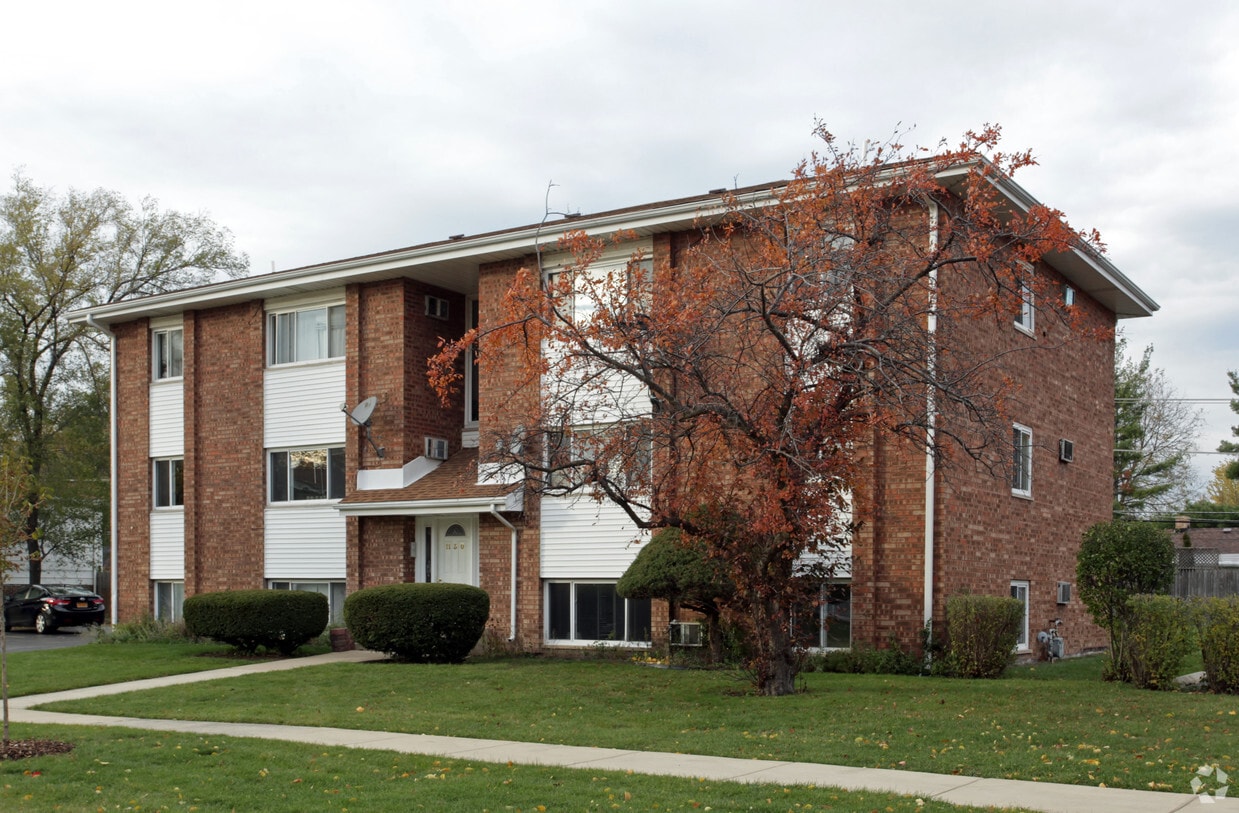 1130 Surrey Dr, Lombard, IL 60148 Apartments in Lombard, IL