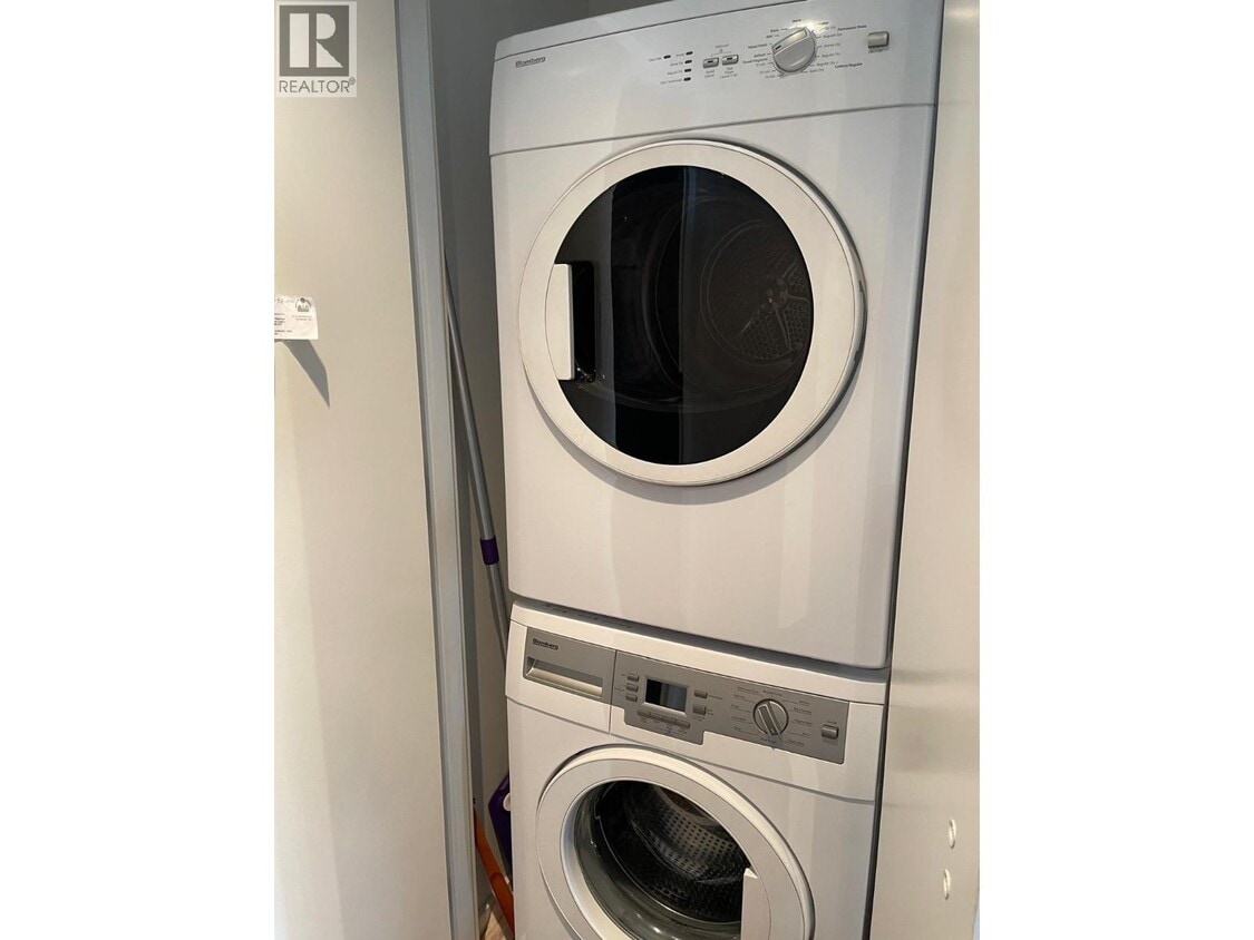 Building Photo - 5470 Ormidale St