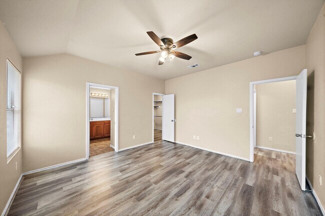 Foto del edificio - 20306 Silent Vale Ln