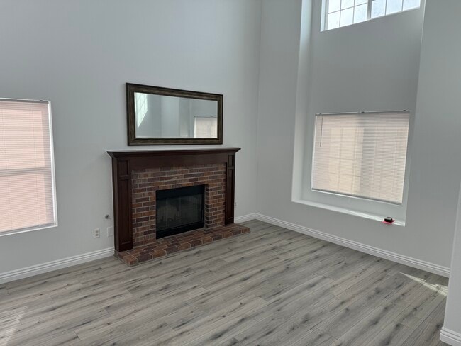 Foto del edificio - 1711 E 68th St