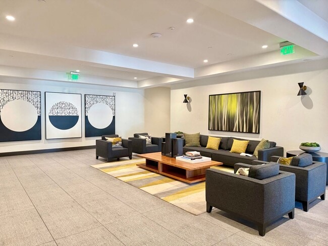 Building Photo - $3990 / 3 BR - GORGEOUS 2020 MODEL CONDO IN THE WARM SPRINGS AREA OF SOUTH FREMONT