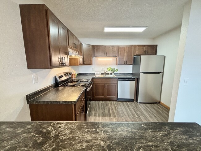 Building Photo - Town's Edge Apartments