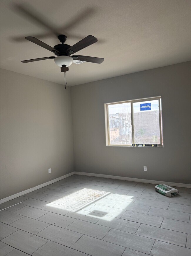 Foto del edificio - 10623 E 45th St