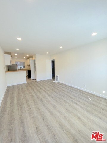 Primary Photo - 853 N Formosa Ave