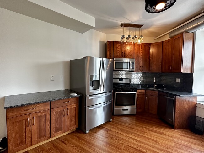 Foto del edificio - 1733 Ridge Ave