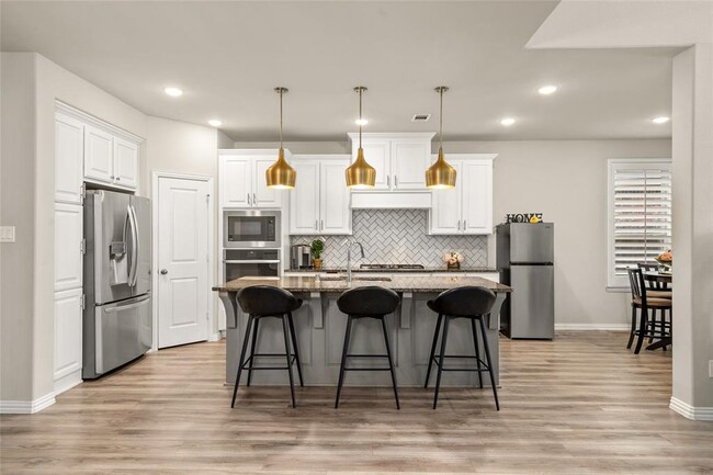 Foto del edificio - 3707 Lake Falls Dr