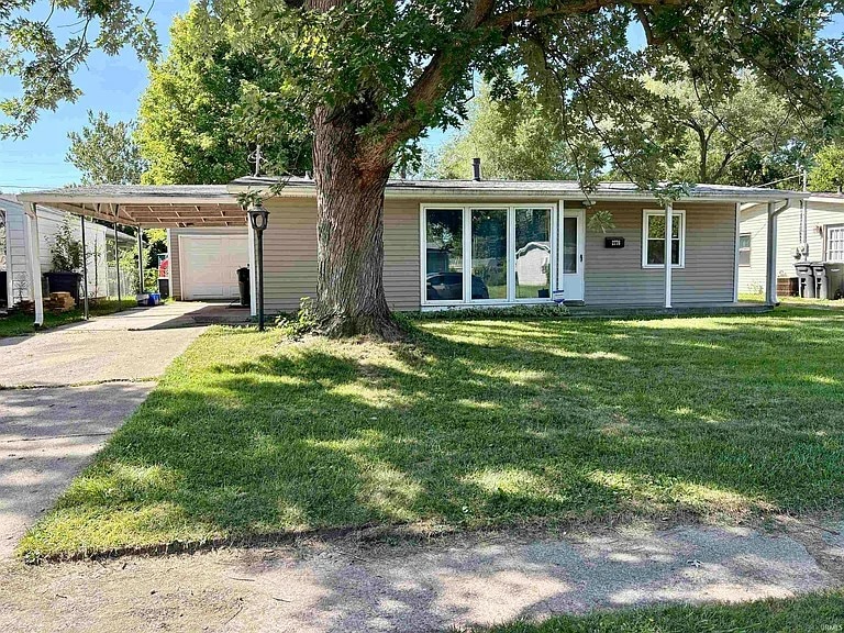 Foto principal - 2776 Medford St