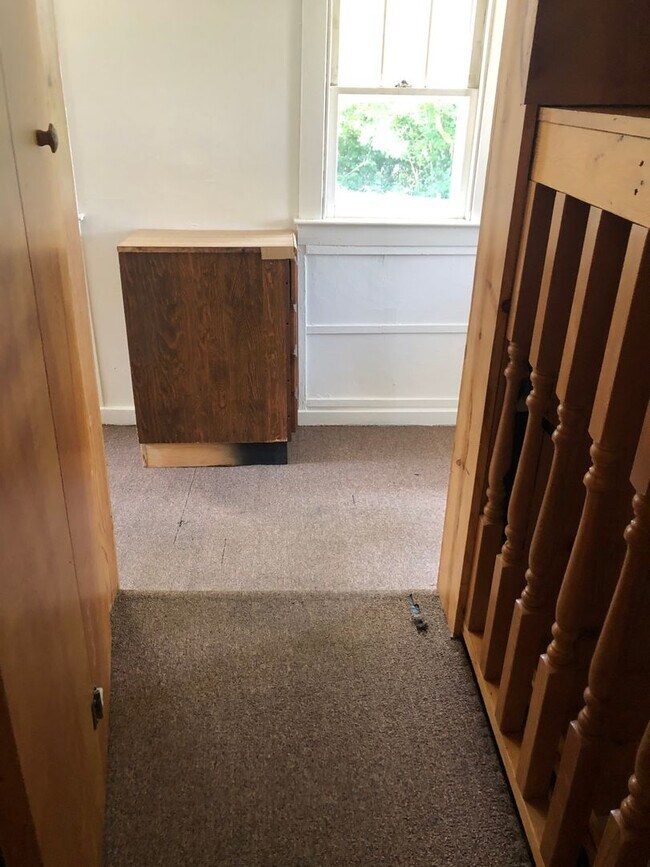 Building Photo - 414 E Hillside Dr