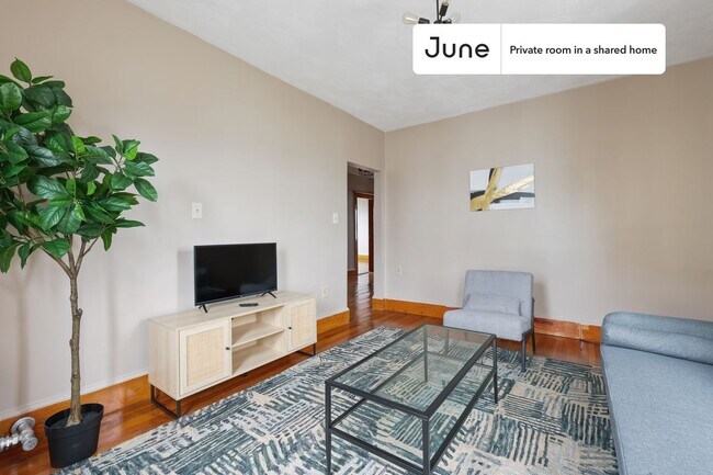 Foto del edificio - Room in Shared 4 bed/1 bath home