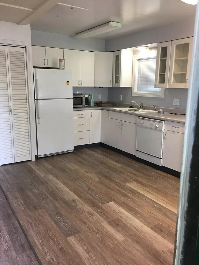 Foto del edificio - 4623 Albion St