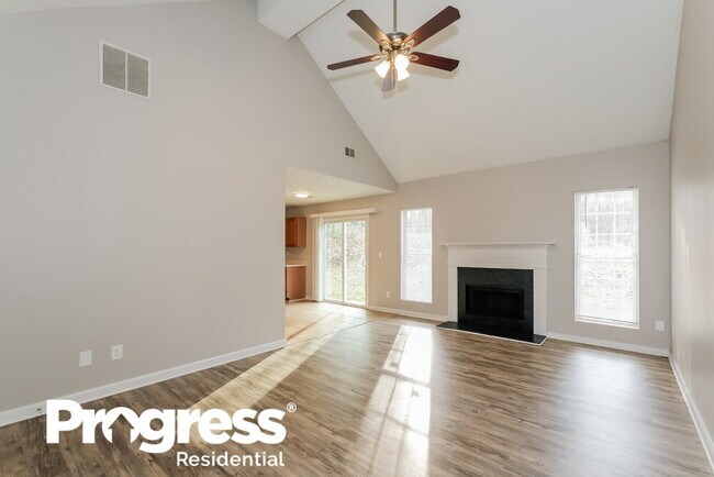 Building Photo - 458 Old Tree Dr