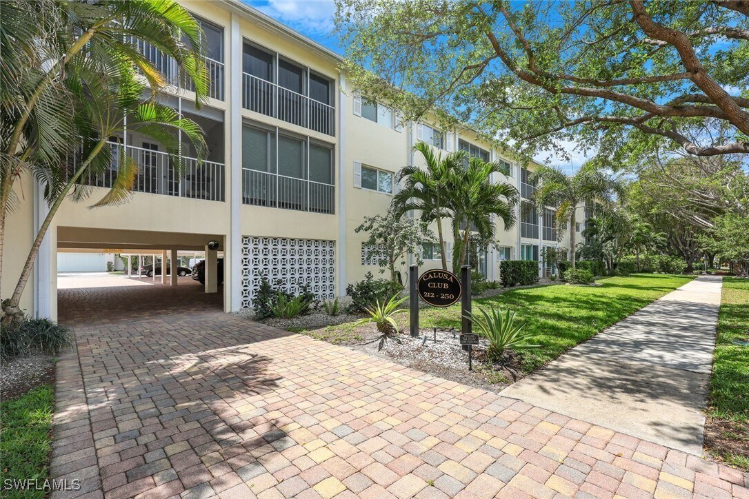 Foto principal - 212 Banyan Blvd