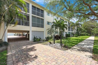 Building Photo - 212 Banyan Blvd