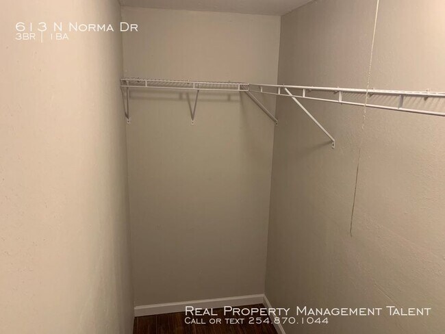 Foto del edificio - 613 N Norma Dr