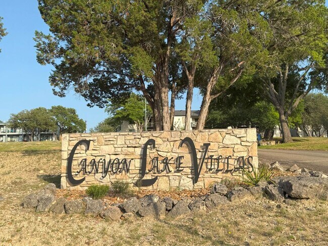 Foto del edificio - 1033 Parkview Dr