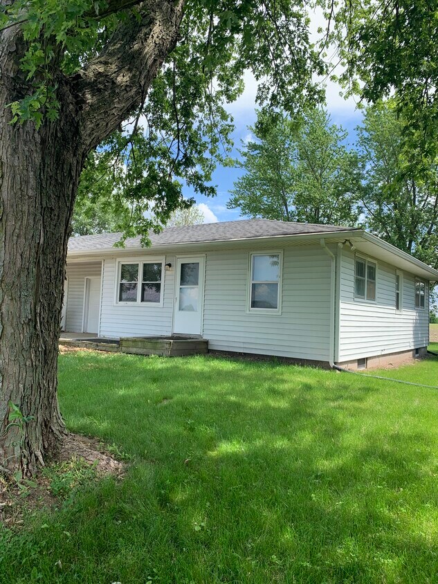 10057 Wolf Rd Unit A, Geneseo, IL 61254 Apartments in Geneseo, IL