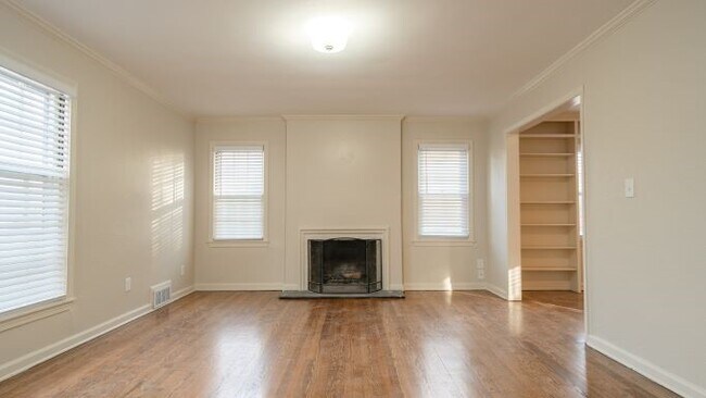 Foto del edificio - 629 E Meyer Blvd