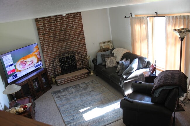 Building Photo - 7952 Daniel Ct