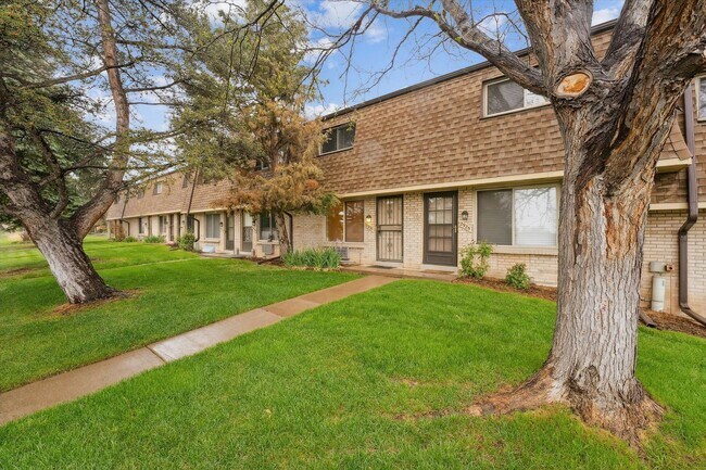 Foto del edificio - Adorable and Spacious Golden Townhome