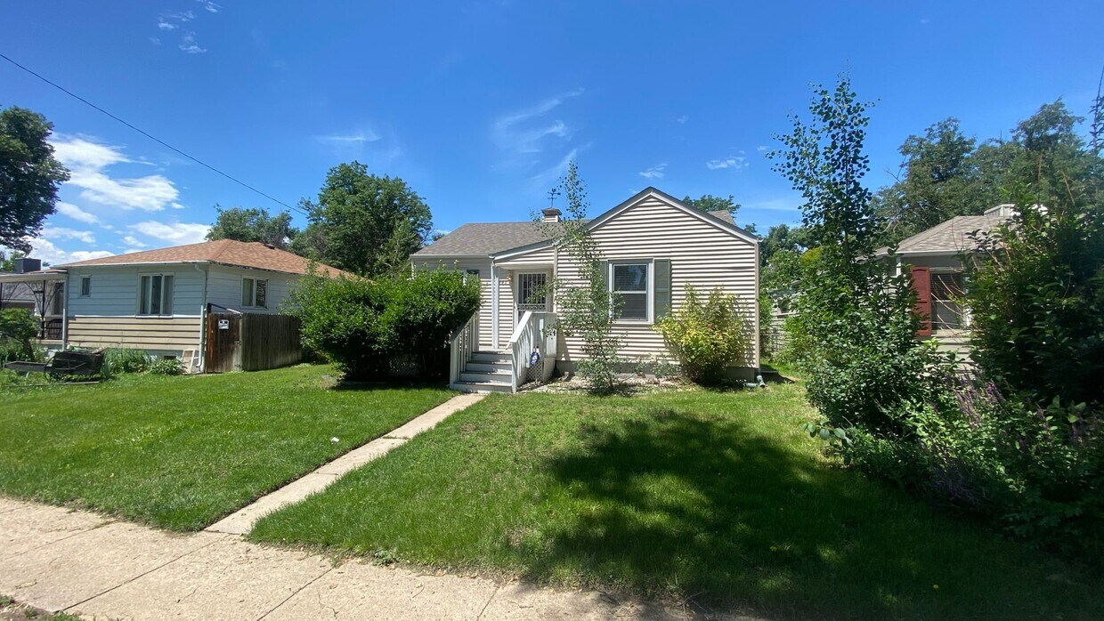Spacious 4 Bed | 2 Bath Home Near Sloan’s ... - Spacious 4 Bed | 2 Bath Home Near Sloan’s ...