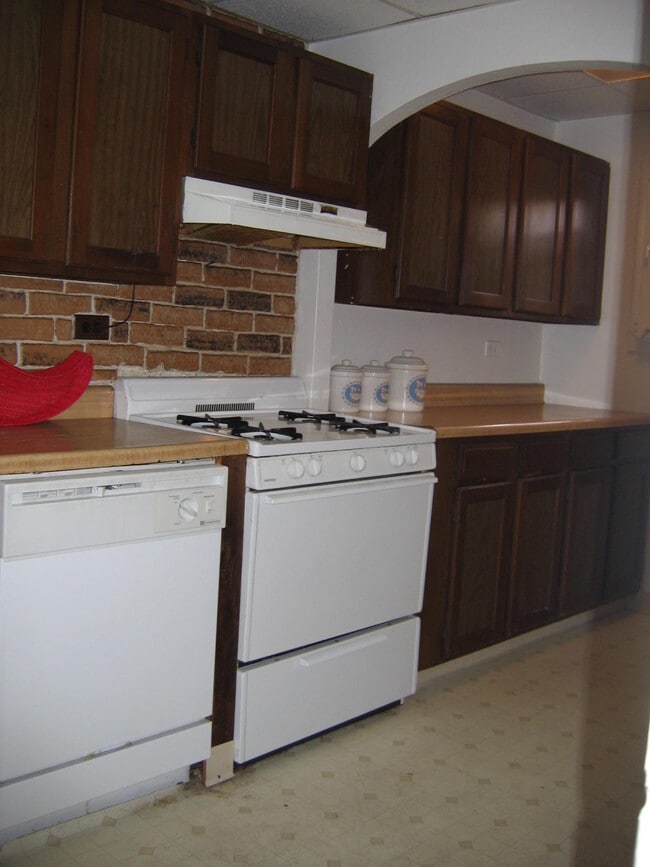 Building Photo - 2023 Dartmore St