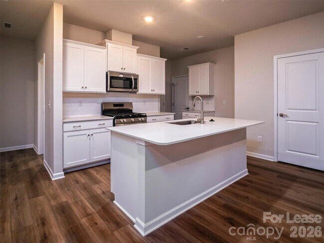 Foto del edificio - 1616 Swallow Tail Dr