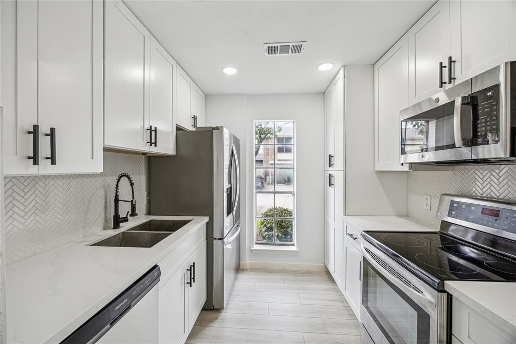 Foto principal - 11201 Lynbrook Dr