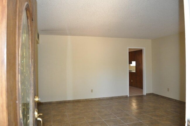 Foto del edificio - GREAT HOME!