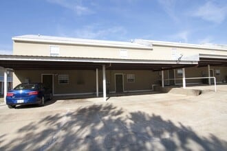 Building Photo - 173 Private Rd 3088