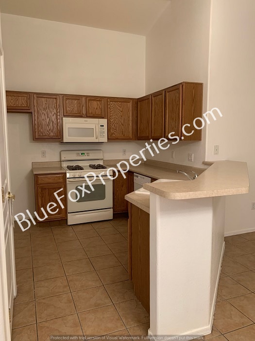 Foto del edificio - 6756 W Dovewood Way
