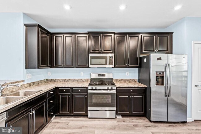 Foto del edificio - 720 River Crest Way