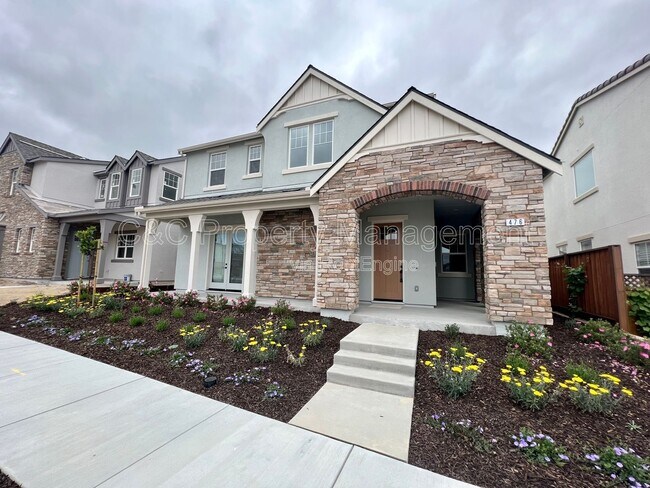 Foto del edificio - 476 Lassen Wy