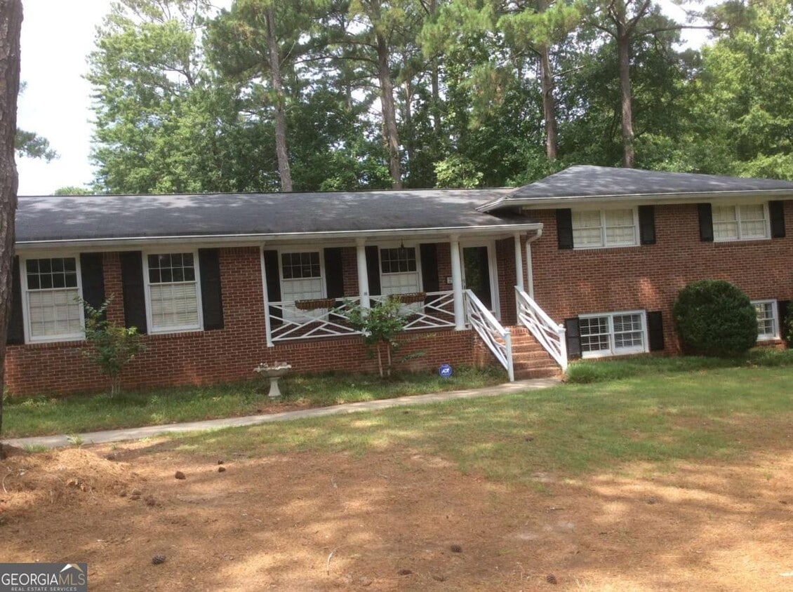 Foto principal - 290 Burke Cir