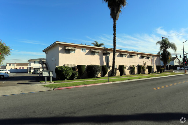 Building Photo - 11171 Chapman Ave