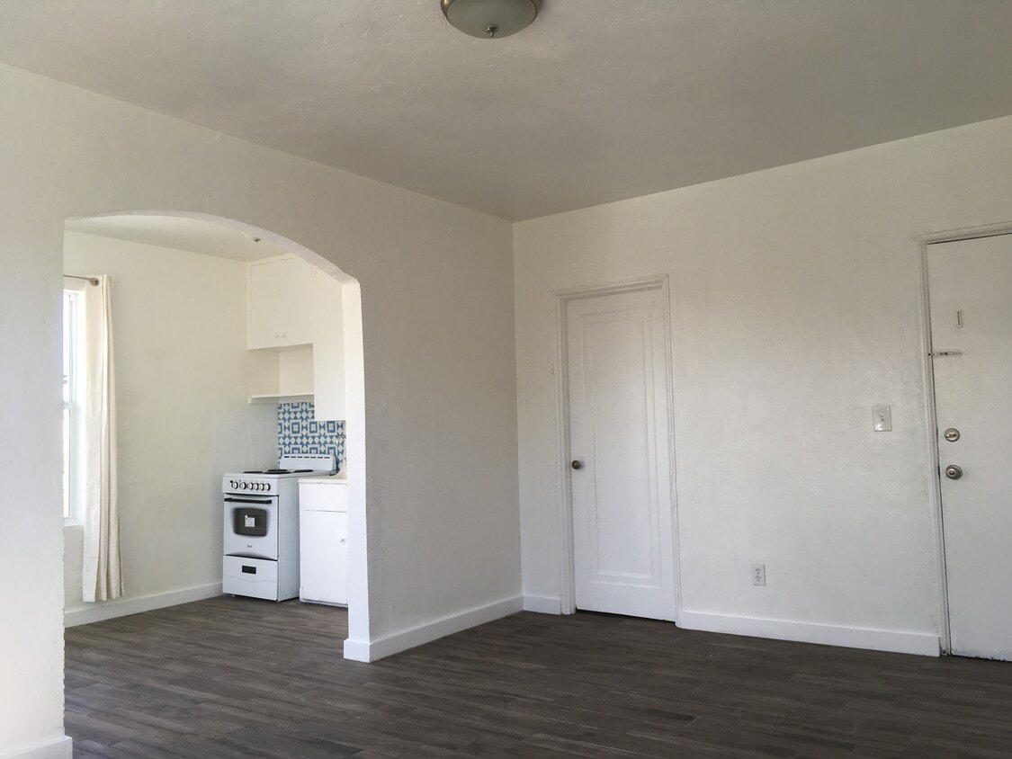 Living NE - 240 NW 8th Ave