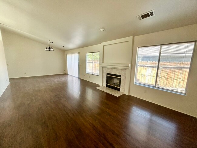 Building Photo - 1779 Birch Ct