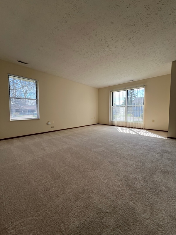 Building Photo - 3930 Deer Lake Way