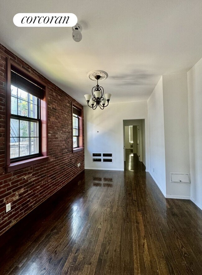 Foto del edificio - 75 Engert Ave