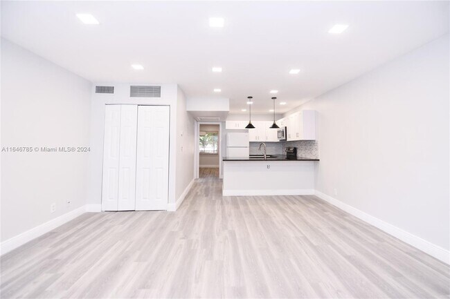 Building Photo - 8604 NW 35th St