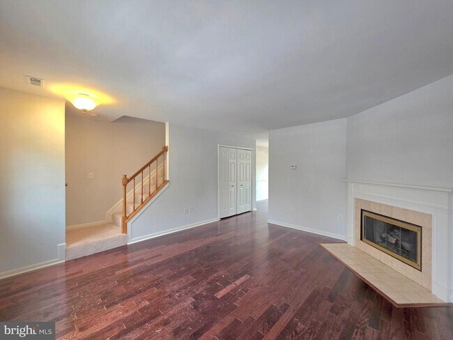 Building Photo - 6539 Old Carriage Ln