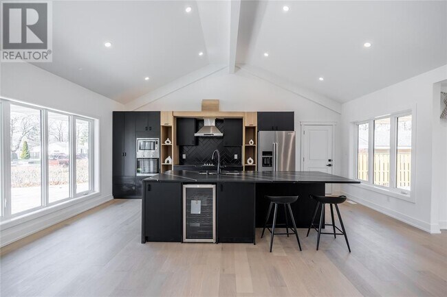 Building Photo - 1566 Howston Ave